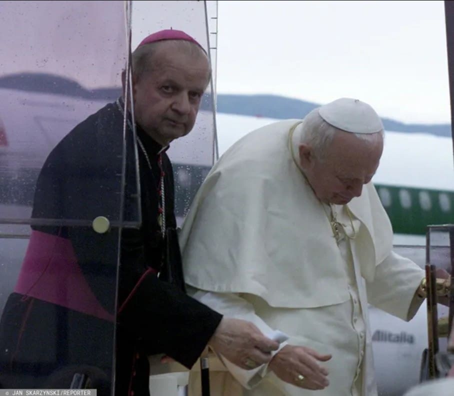 “Don Stanislao”. Il cardinale Dziwisz ha nascosto la pedofilia e ha preso per questo dei bei soldi?