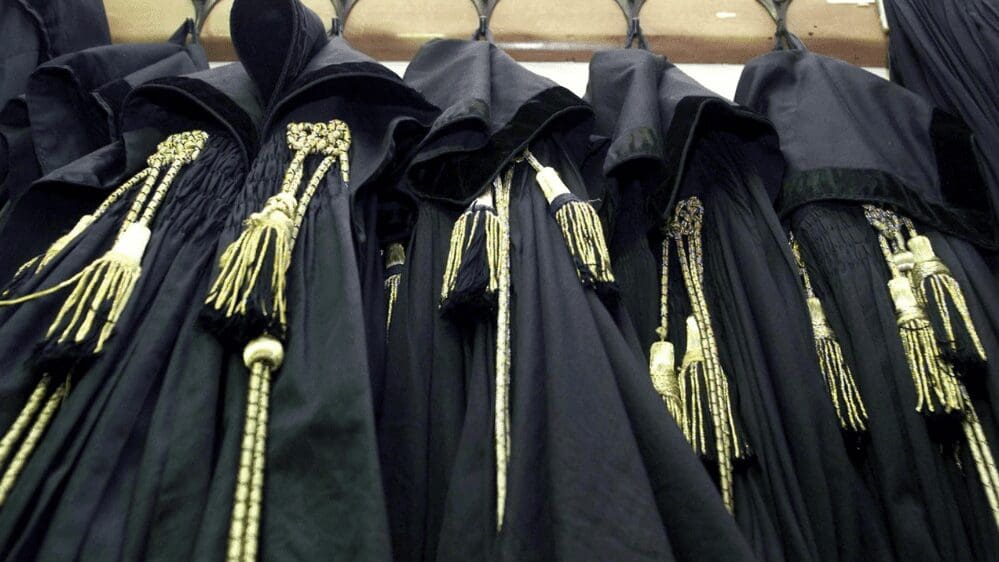 Bergamo, padre Zanotti accusato di violenza sessuale. “Quel ragazzo ha dormito con me due volte”