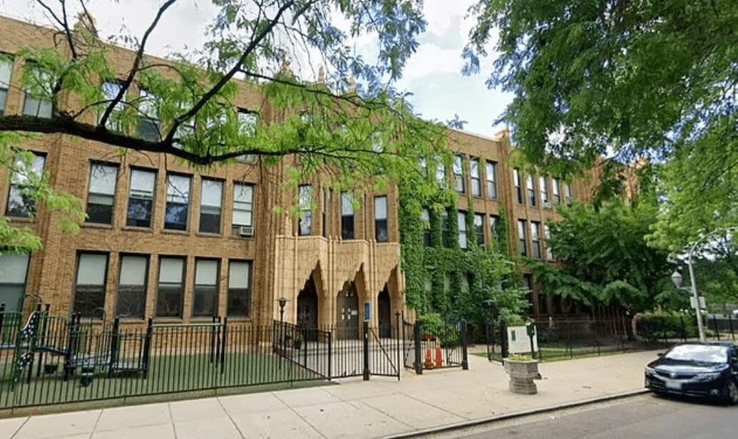 Un sacerdote di Chicago accusato di aver molestato dei bambini fa un’affermazione esplosiva contro papa Leone
