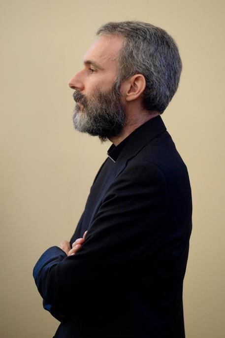 Luis Badilla – Monsignore pedofilo reintegrato in Segreteria di Stato e rimesso nell’Annuario Pontificio