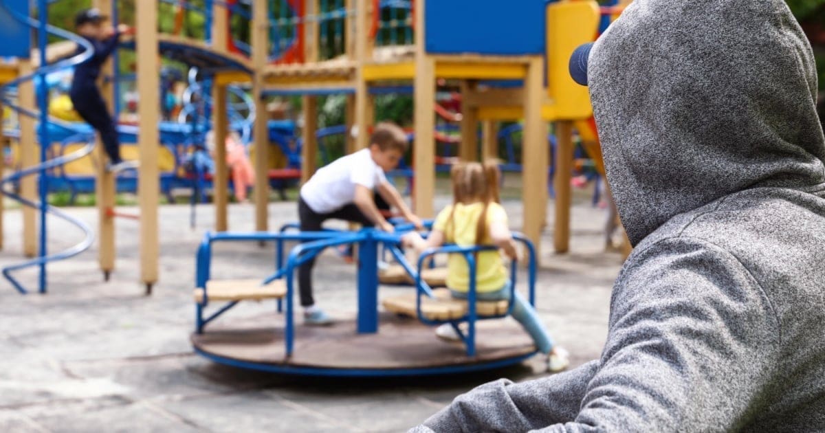 Cacciatori di pedofili: il fenomeno globale arrivato anche in Svizzera