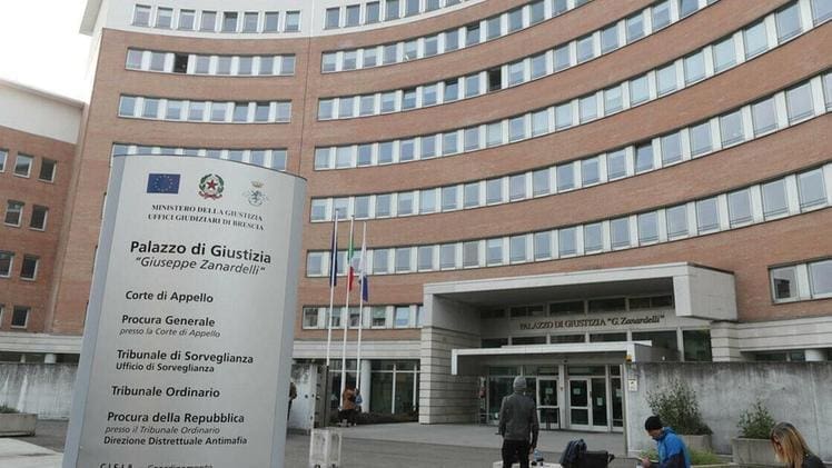 Pedopornografia, don Coraglia direttamente a processo