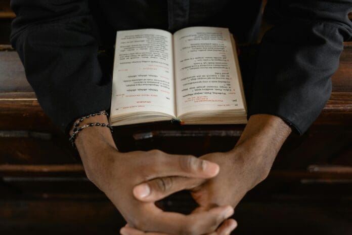 Abuso sessuale su una parrocchiana minorenne: sacerdote di Cuneo patteggia 1 anno e 8 mesi