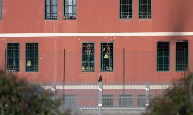 Torture al Beccaria, tra gli indagati don Rigoldi e don Burgio