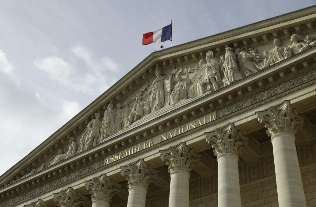 Le scuole cattoliche sotto i riflettori mentre il rapporto sugli abusi francesi alimenta il dibattito sulla supervisione statale