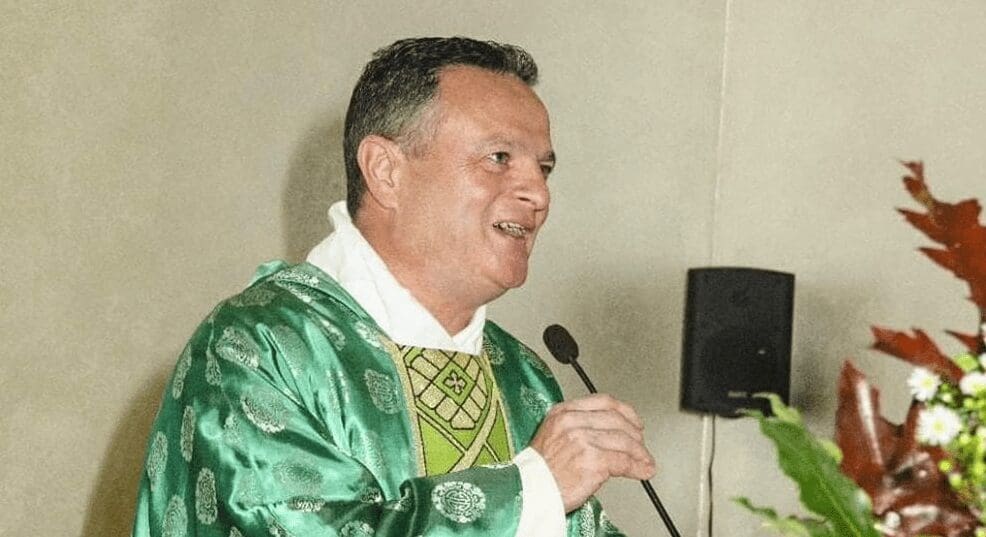 Pedofilia e denaro, don Marino tuona: «Dio non archivia»