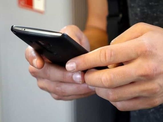 Insegnante di religione arrestato per abusi, l’intervento della Diocesi: «Revocata dal vescovo l’idoneità all’insegnamento»