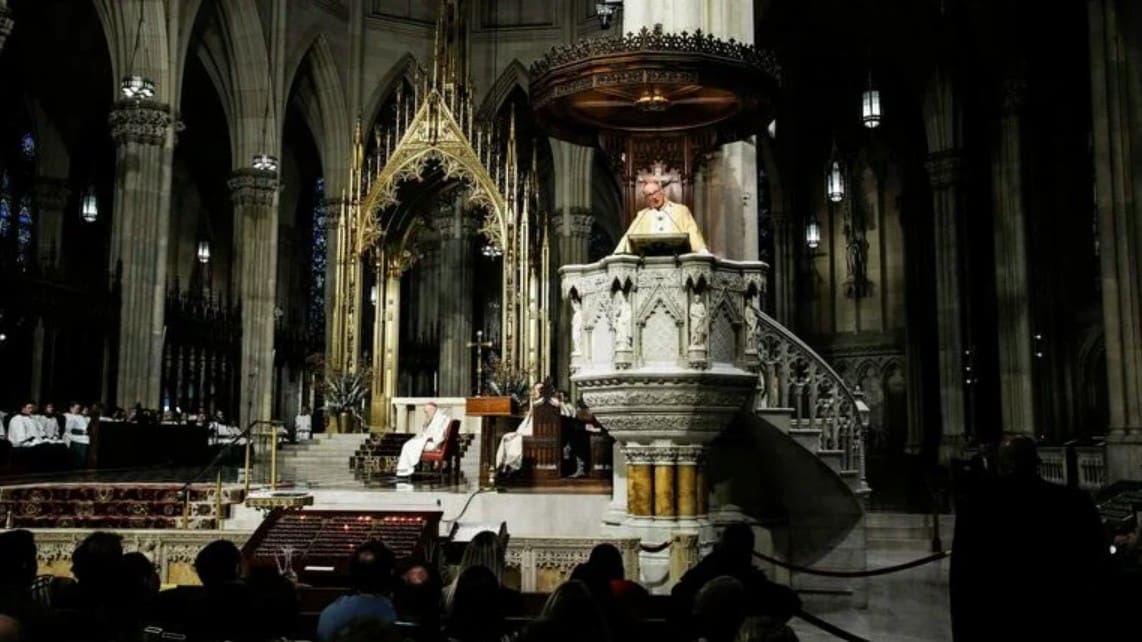 L’arcidiocesi di New York pagherà 800 milioni di dollari per chiudere le cause su abusi sessuali