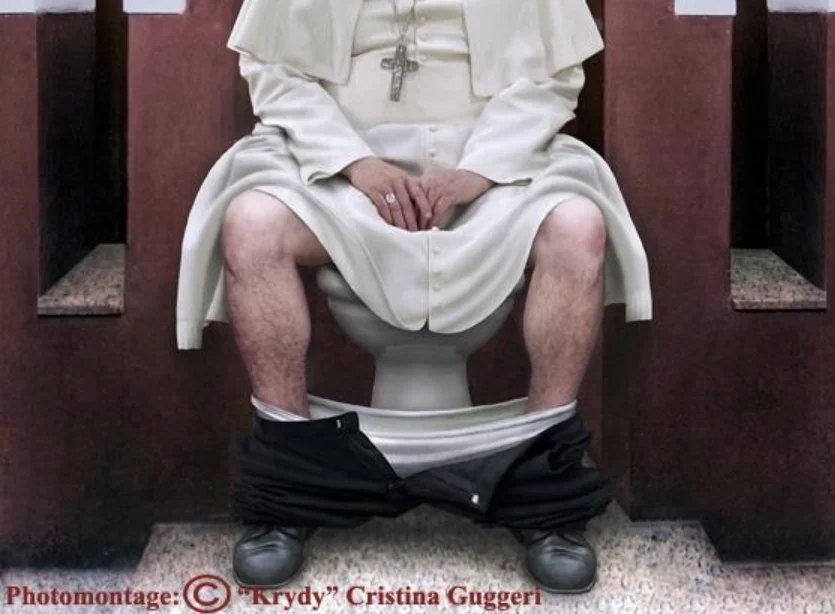 Il papa in ospedale. E va in onda il giornalismo più becero e grottesco, quello italiano, un insulto all’informazione e ai cittadini