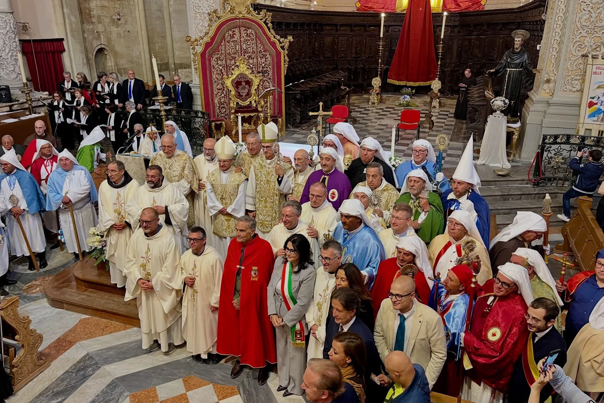 Lettera aperta – Enna; Istituzioni genuflesse alla Chiesa. Rete L’ABUSO e le vittime italiane esprimono tutta la loro indignazione.
